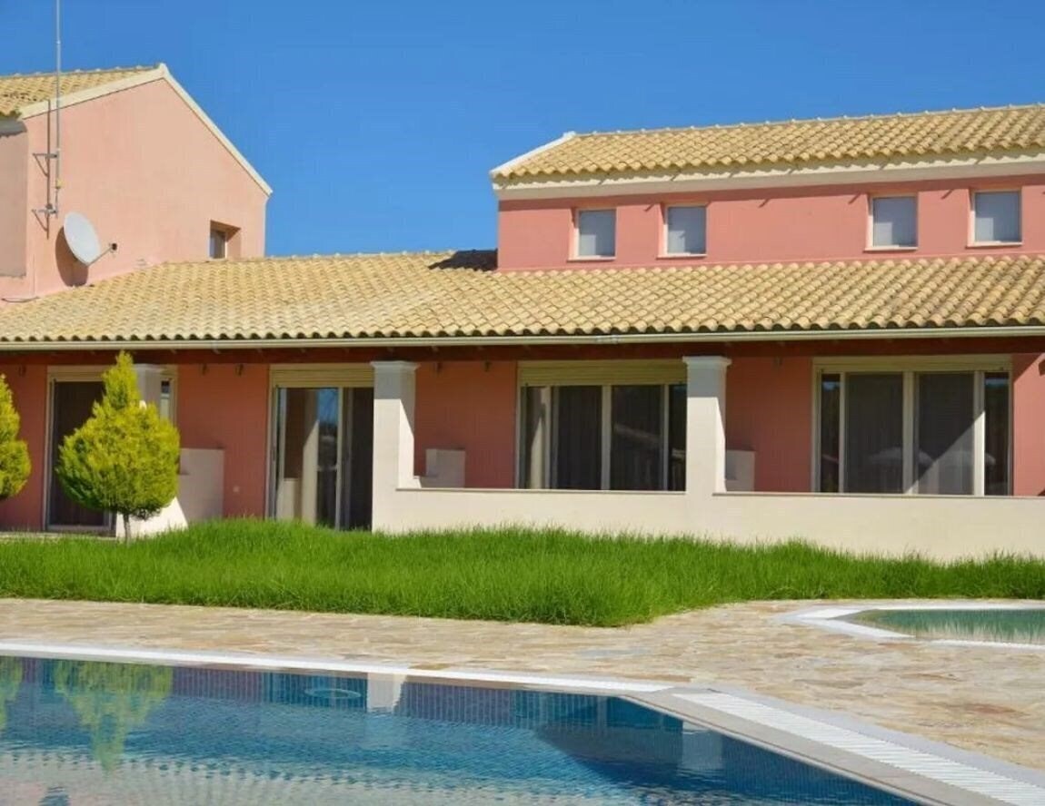 Отель Megali Luxuries 4*